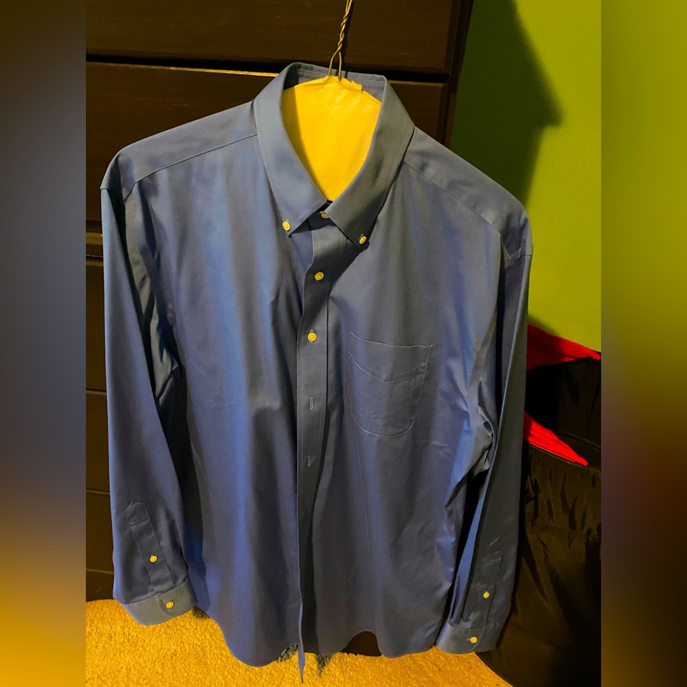 Men’s JosA Bank Dress Shirt.